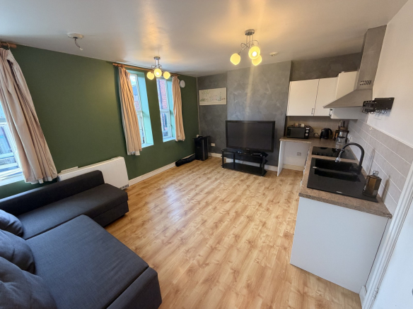 Open-plan living room and fitted kitchen, 19A Nether Hall Road Flat 3